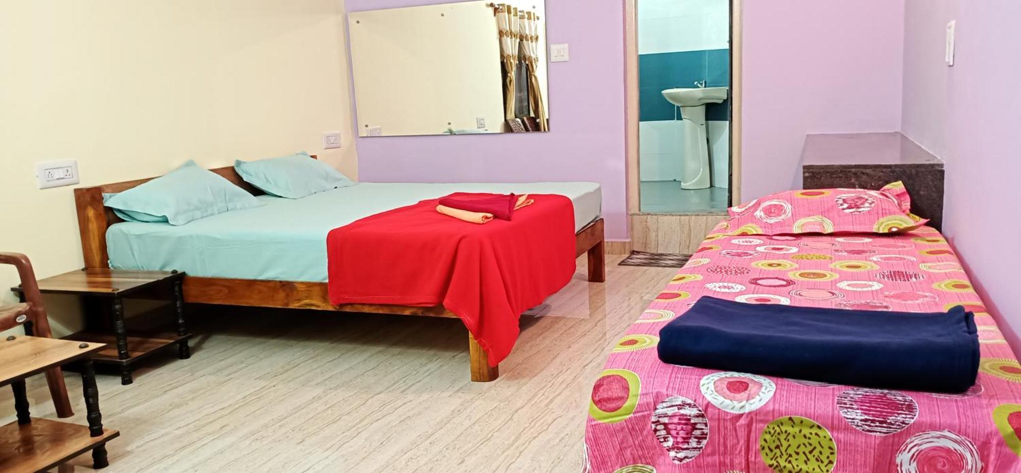 Gopi Plantation Homestay Hampi Room photo